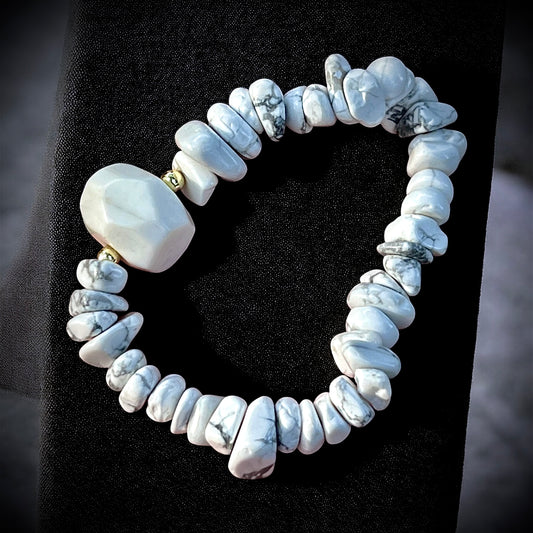 Natural howlite crystal bracelet for calming energy, stress relief, and better sleep.